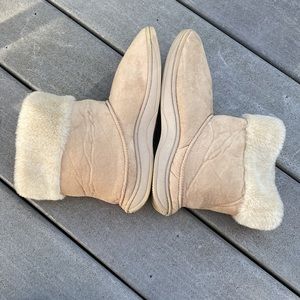 New fur terrasoles suede boots size 9